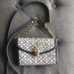 Tommy Hilfiger Clutch